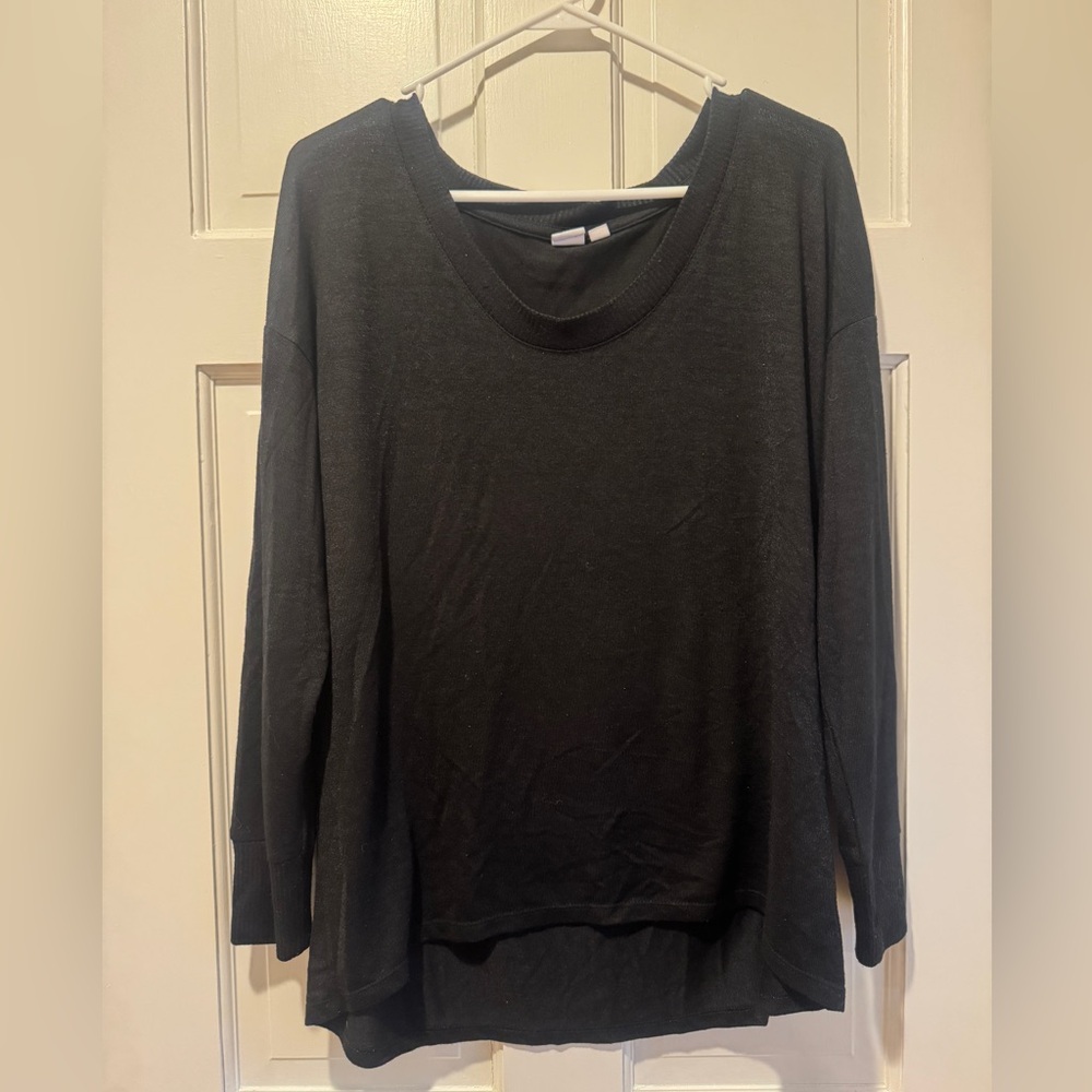 GAP Black Lightweight Long Sleeve Tee | Hi-Low Hem | Everyday Staple | Size M